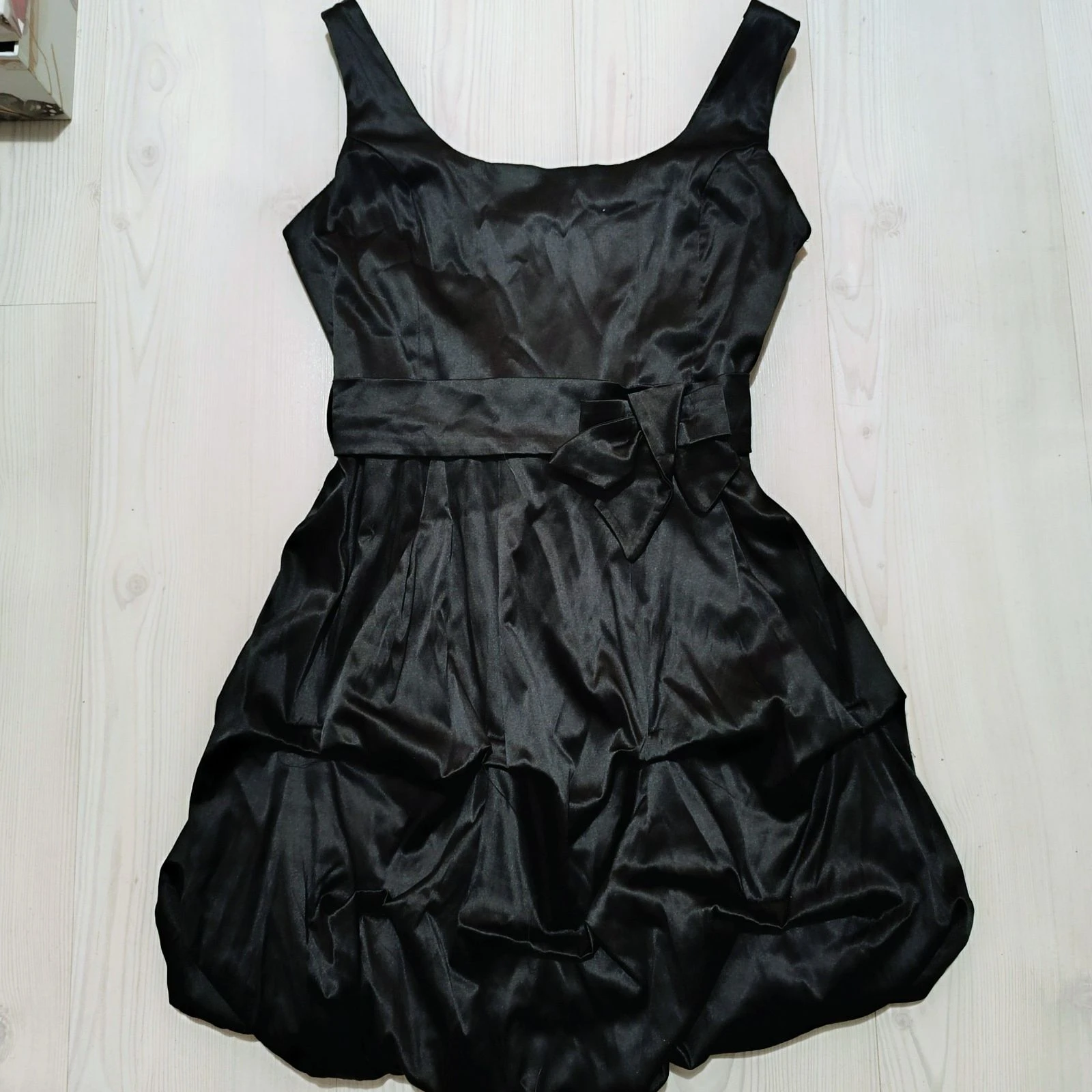 Vestido fiesta corto con falda abombada, talla 42